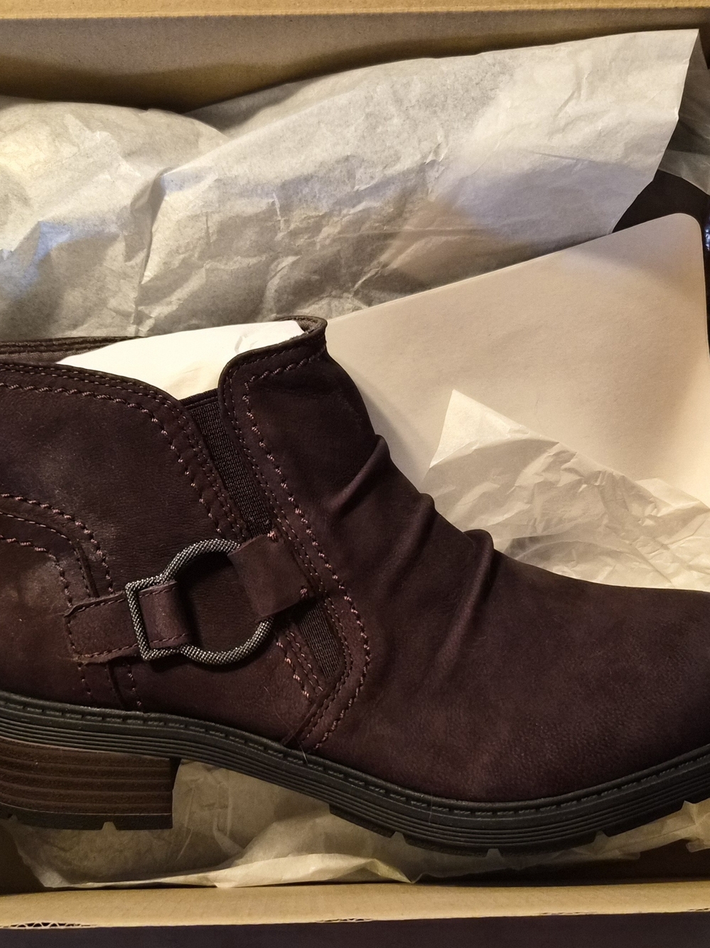 NIB Clarks Women's Dark Burgundy Suede Ankle Boot